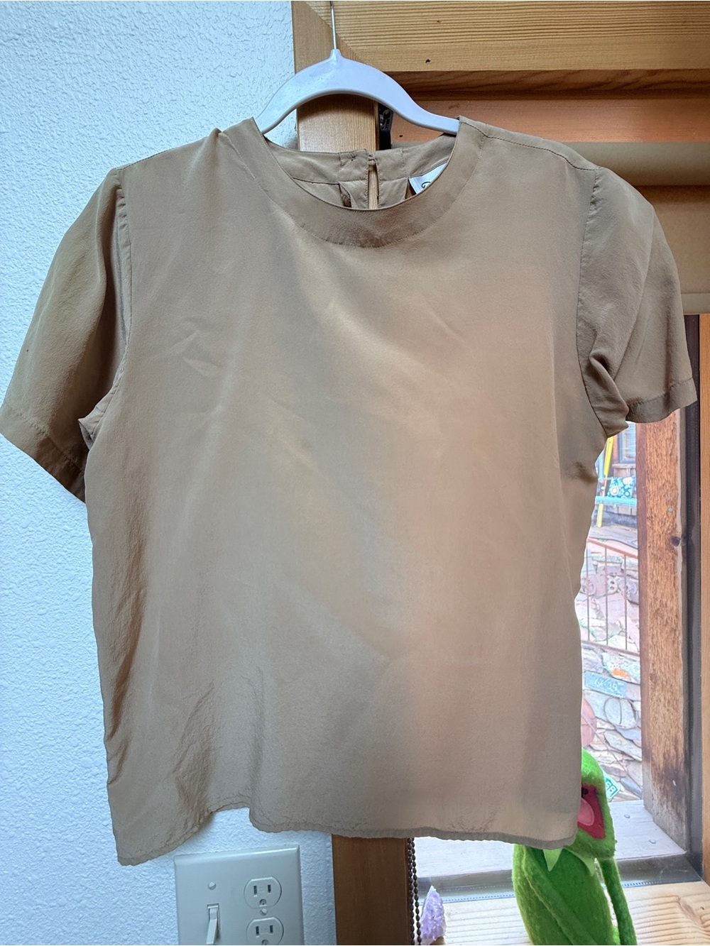 Vintage Oscar Dela Renta 100% silk blouse t shirt beige